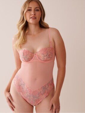 NWOT La Vie en Rose Embroidered Balconette Teddy